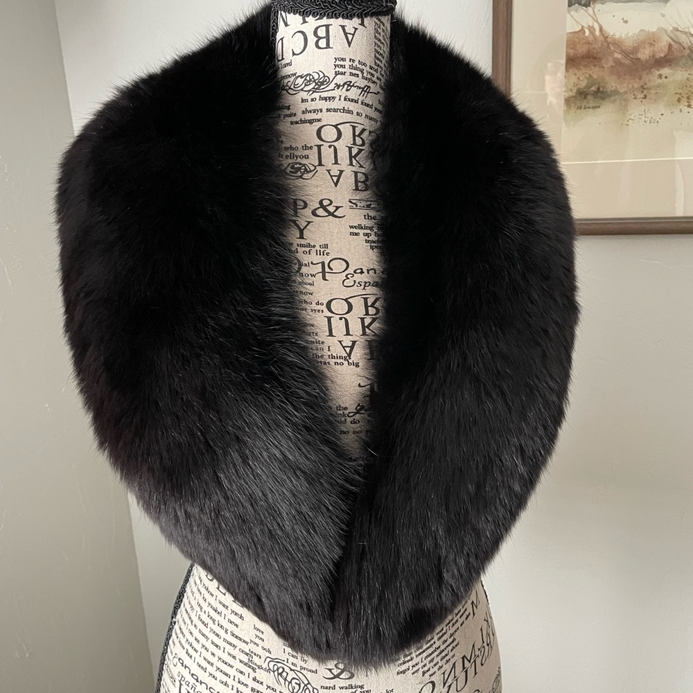 Elegant Black Fox Fur Collar or Scarf